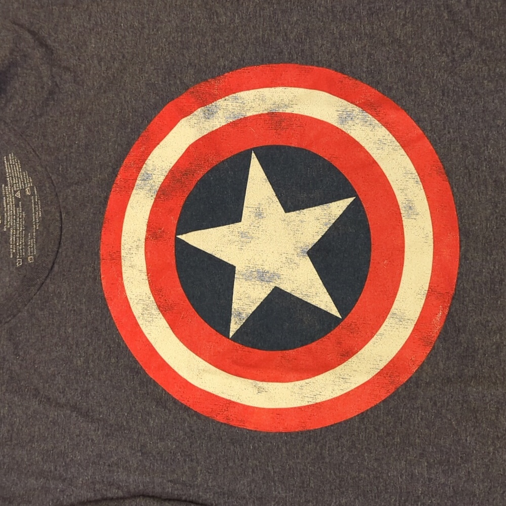 Marvel Captain America  Shield T-Shirt NWOT - Picture 2 of 3